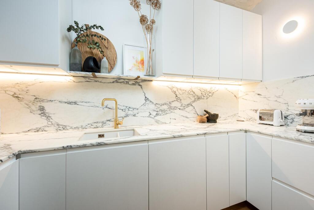 Kitchen_1.jpg