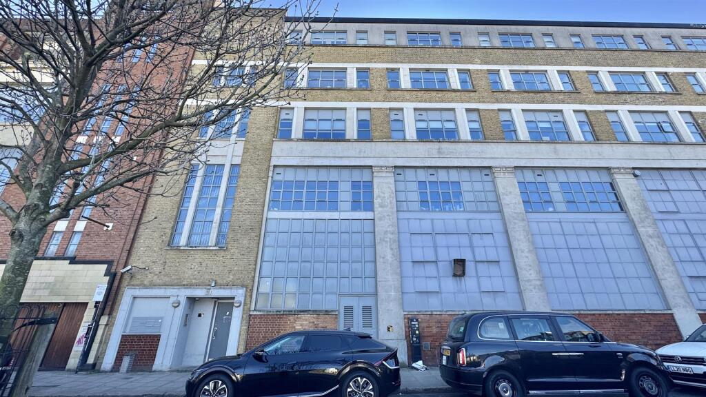 Somerford Grove, N16
