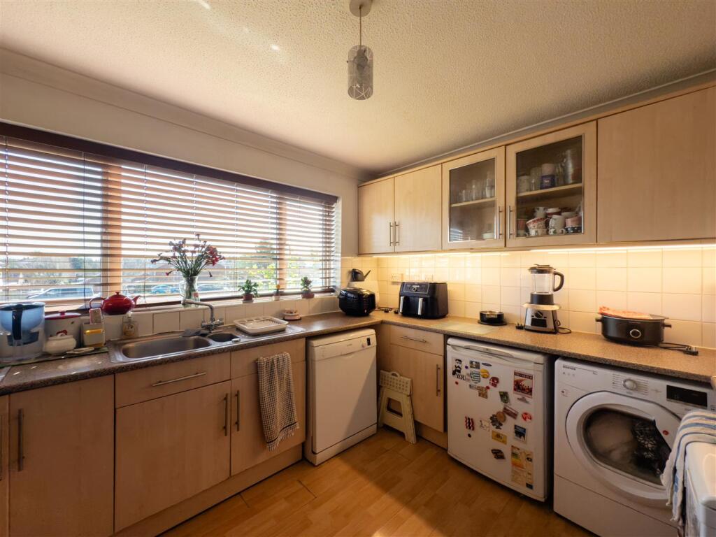 20250402105403 - IMG_5886 - 119 Foxglove avenue IP