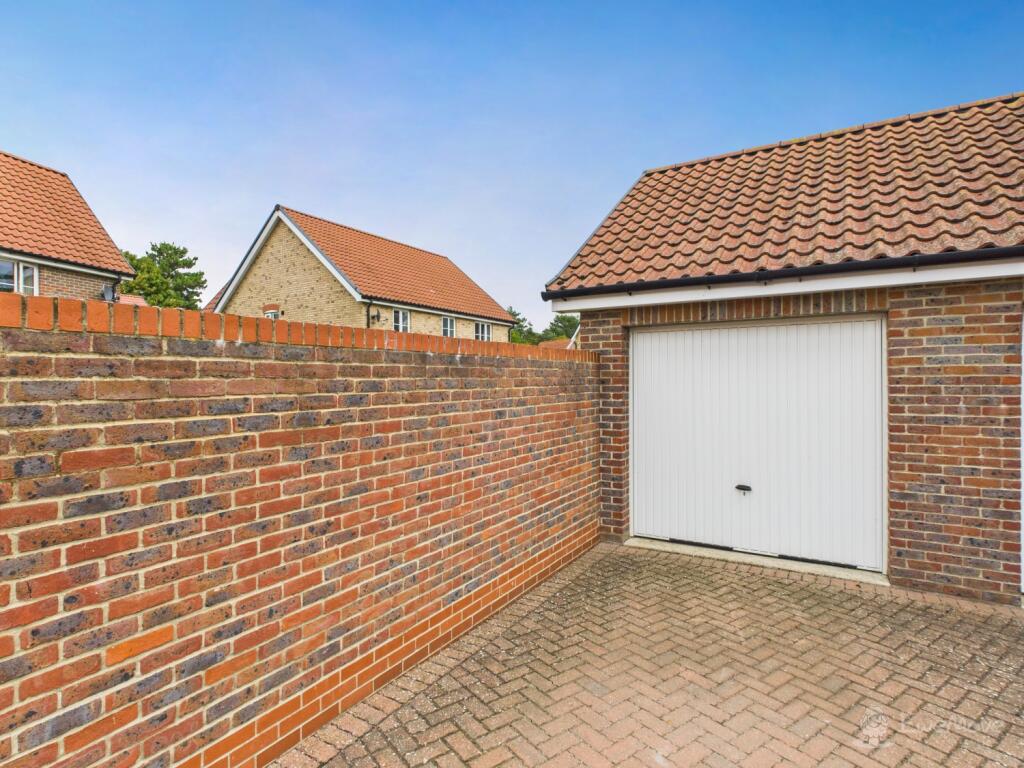 Garage- Mark Stephens EweMove Newmarket and Soham 