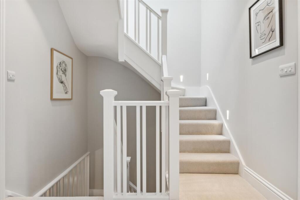 Abinger Road, W4 - FOR SALE