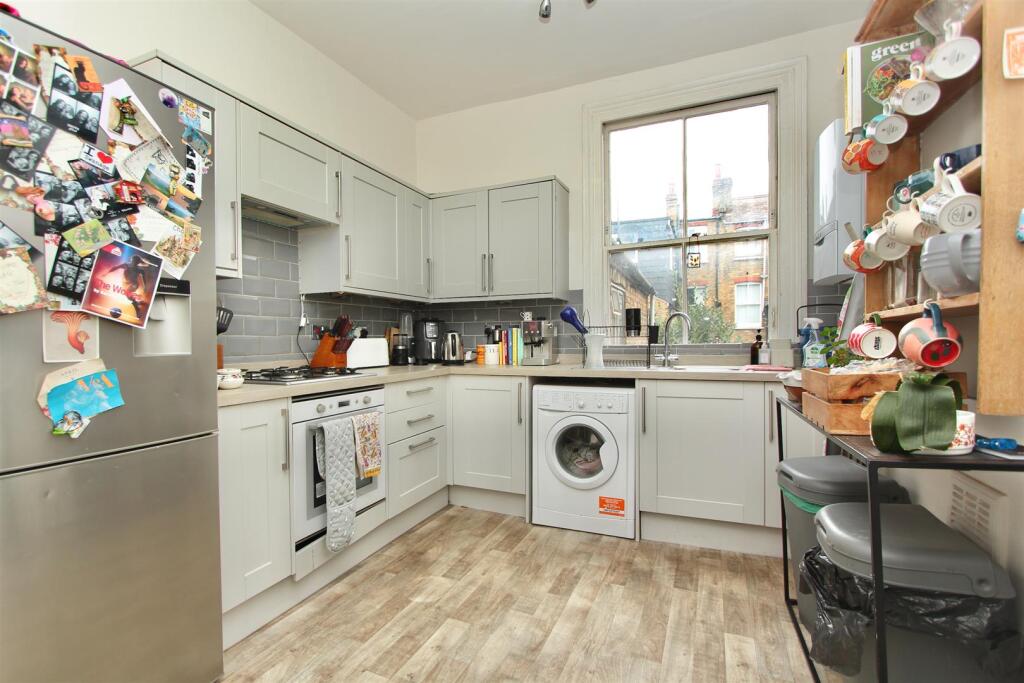 Clissold Crescent, N16