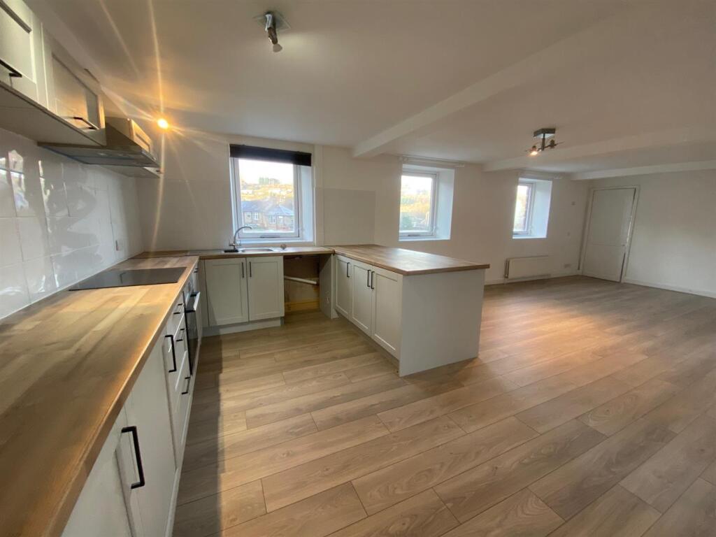 KITCHEN 1.jpg