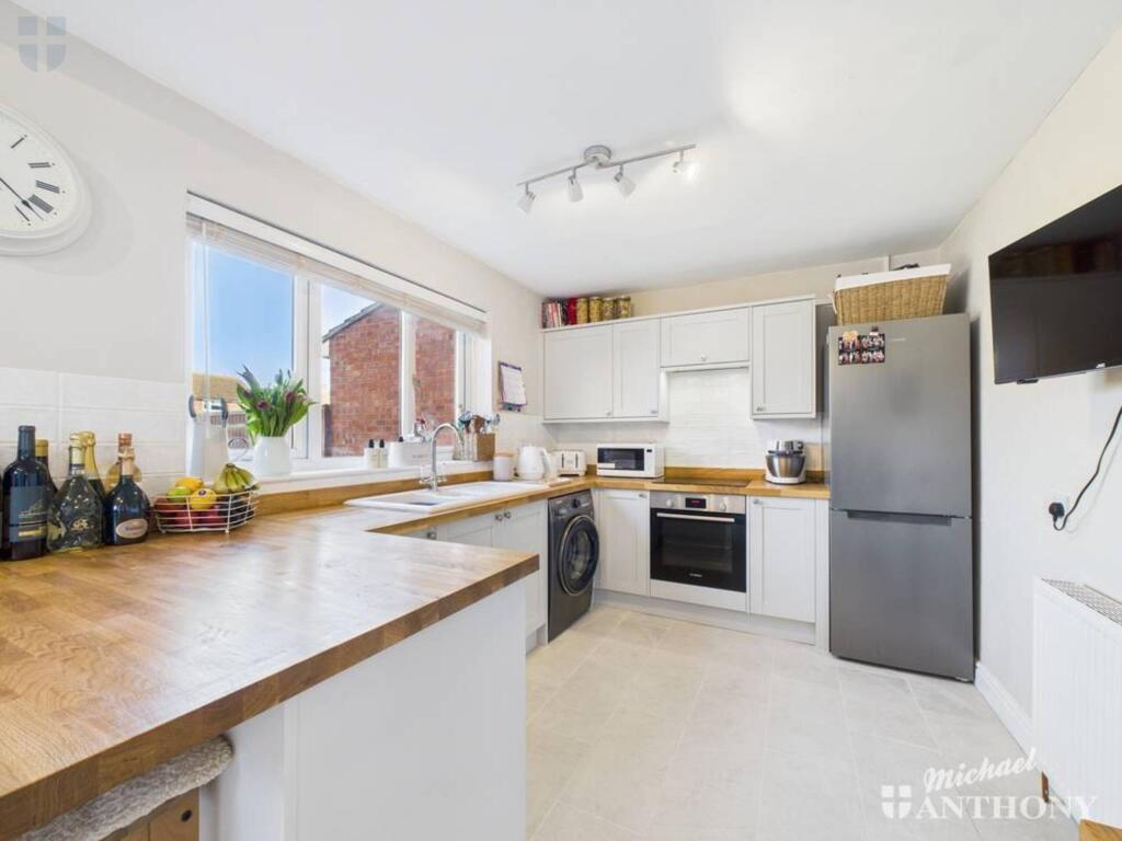 CAM03218G0-PR0573-STILL015-thumbnail-h750-70