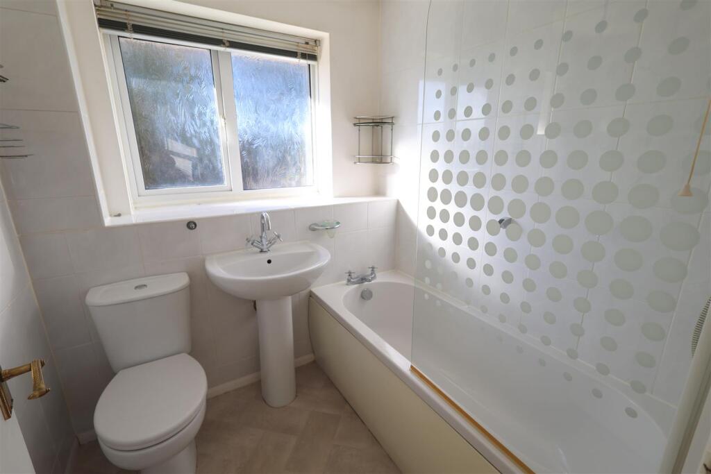 LC Bathroom.JPG