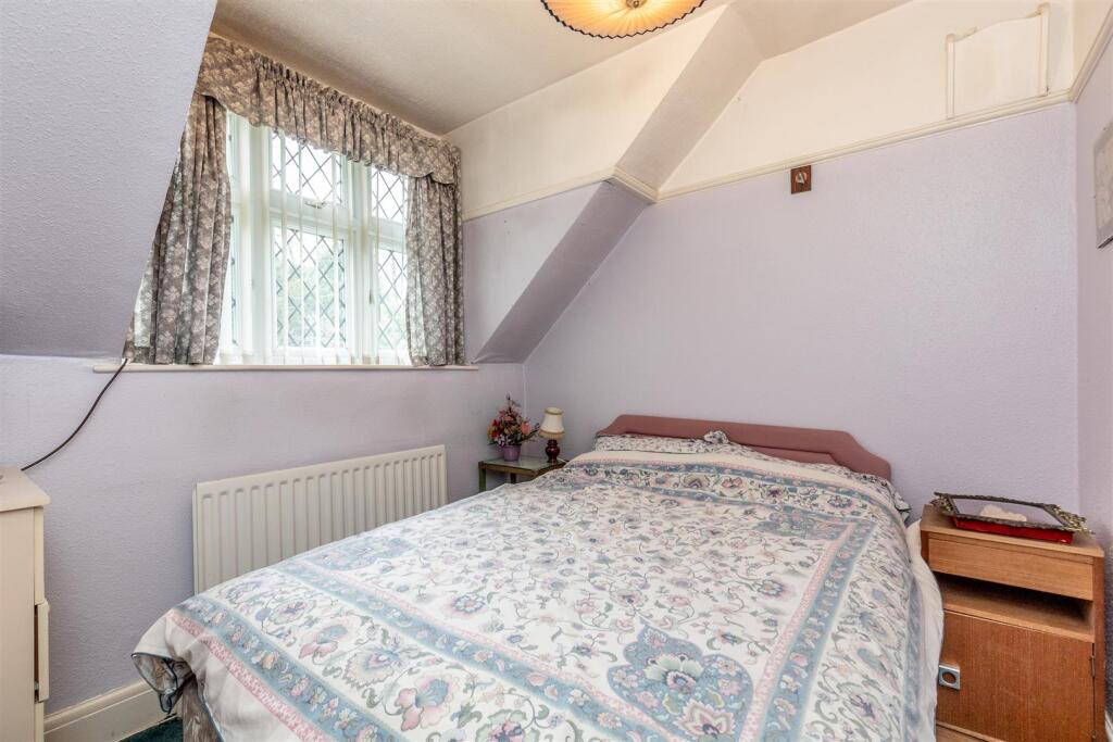Canford Lane, Westbury on Trym Bed 3.jpg