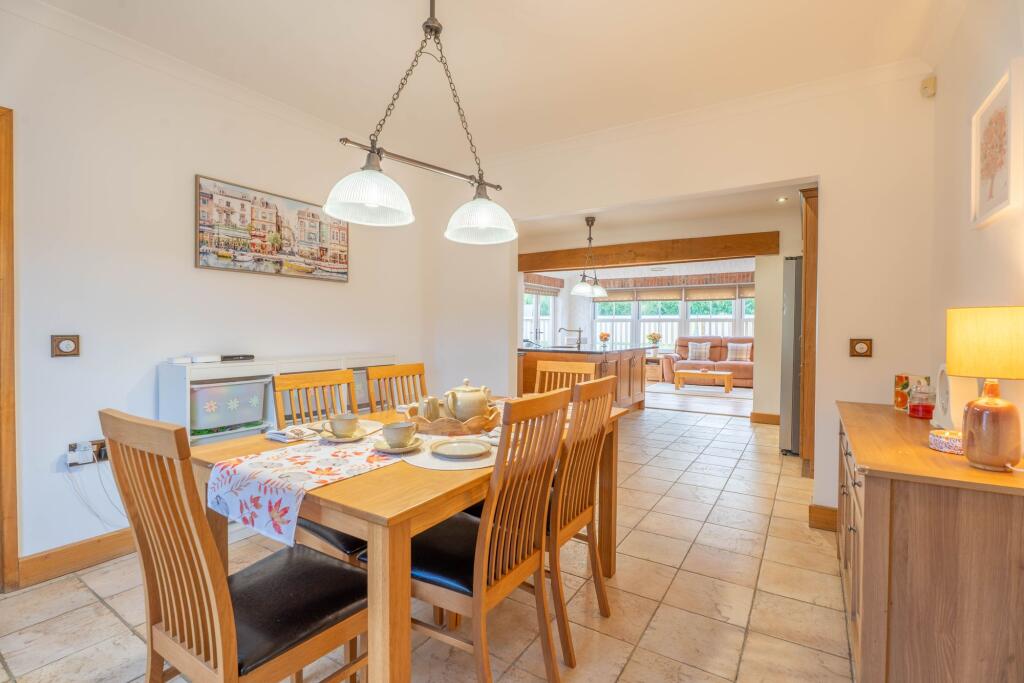 Open Plan Dining Room / Breakfast Kitchen and Sun Room