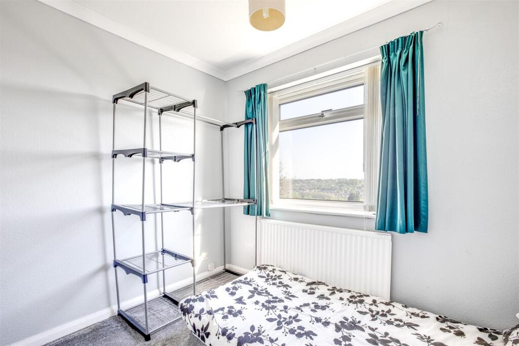 24 Curlew Close, HP13 5JY-3.jpg