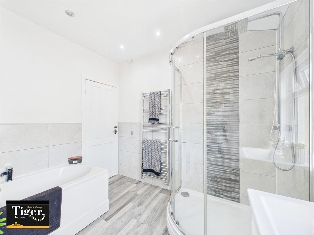 CAM02176G0-PR0577...