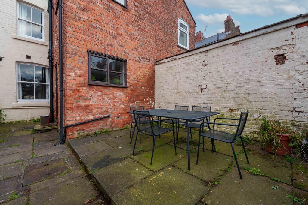 18 Gresford Avenu...