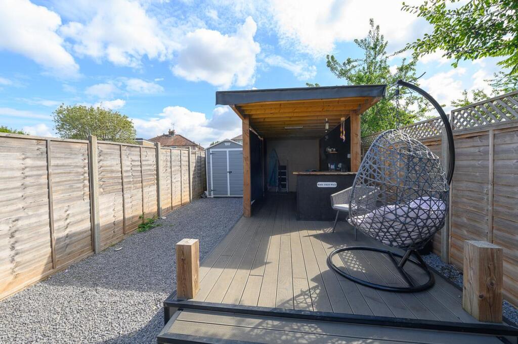 Rear garden pic 2.jpg