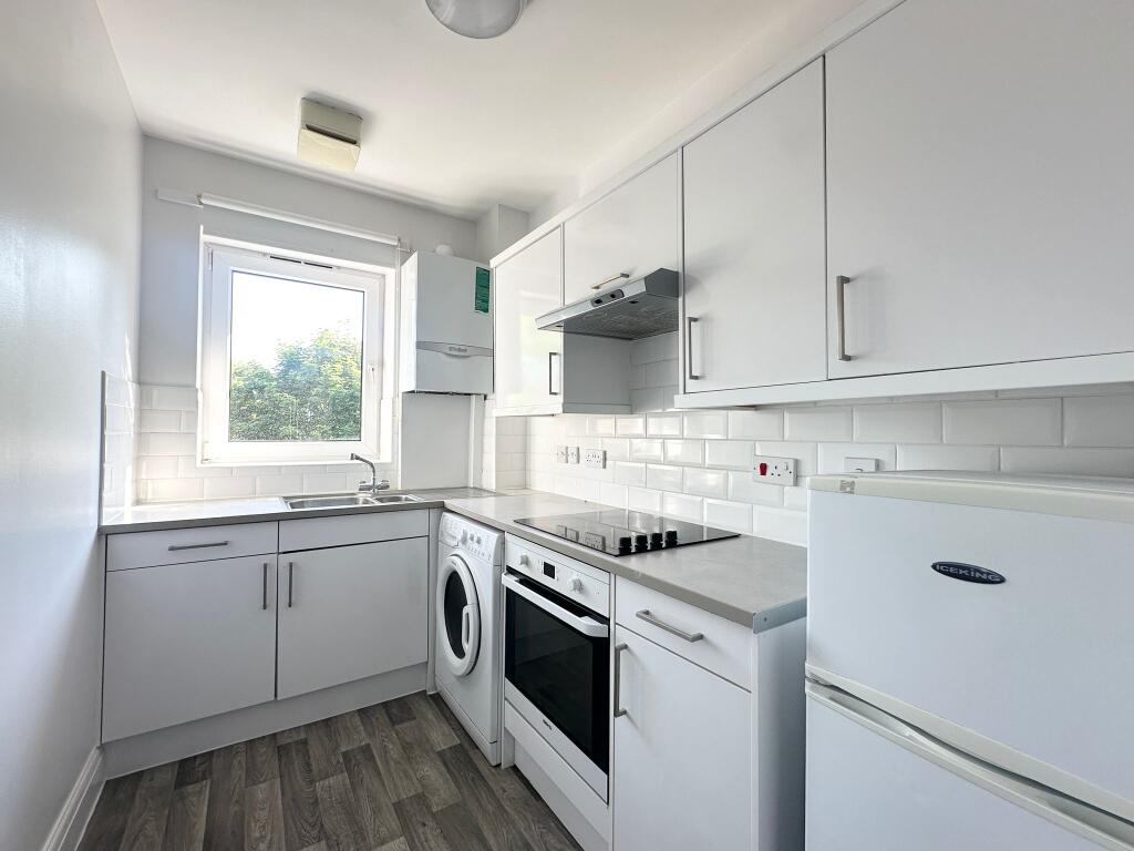 5 kitchen.jpeg