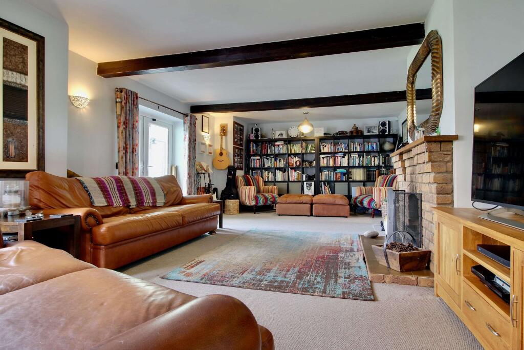 Lounge (Reverse View)