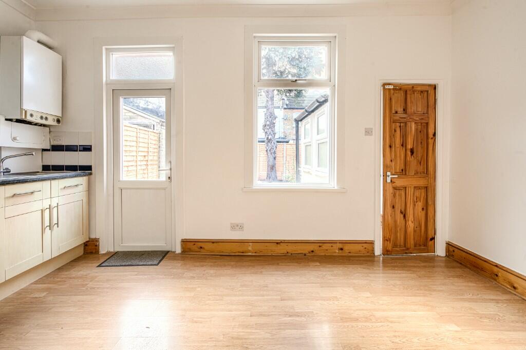 Kitchen Dining Area