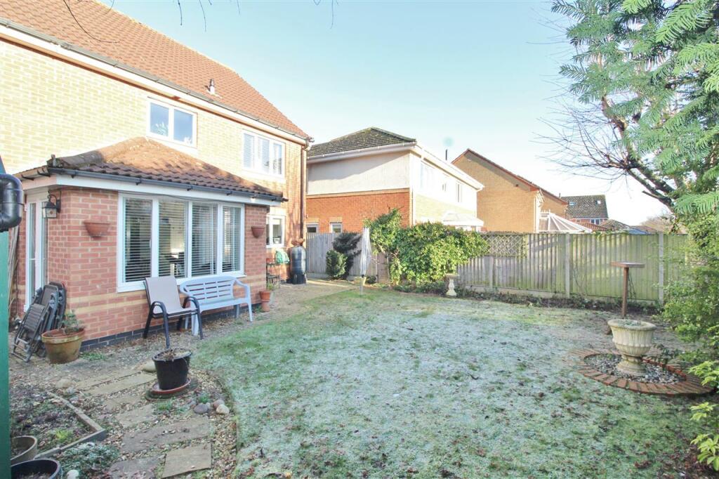 REAR GARDEN -