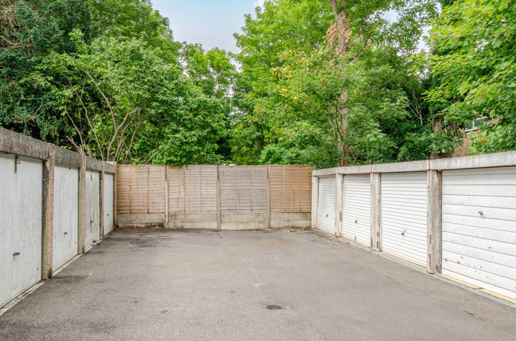 1327743-5-687f6ed...