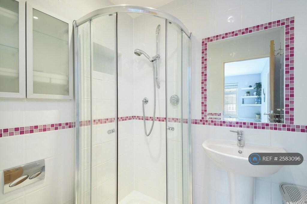 Bedroom 2 Ensuite