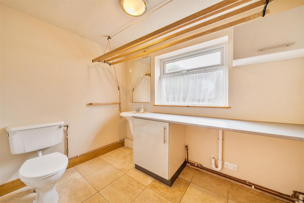 16 Nethercroft Drive, Packington