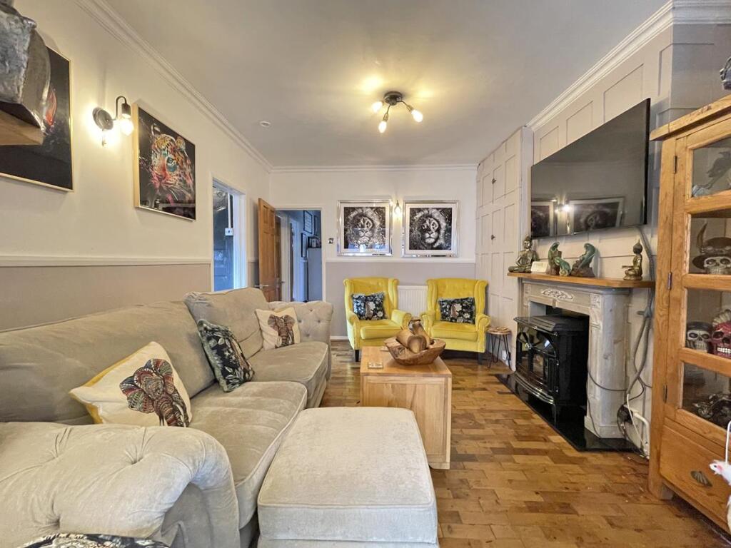 Budshead Road 121 - Lounge 2.jpg