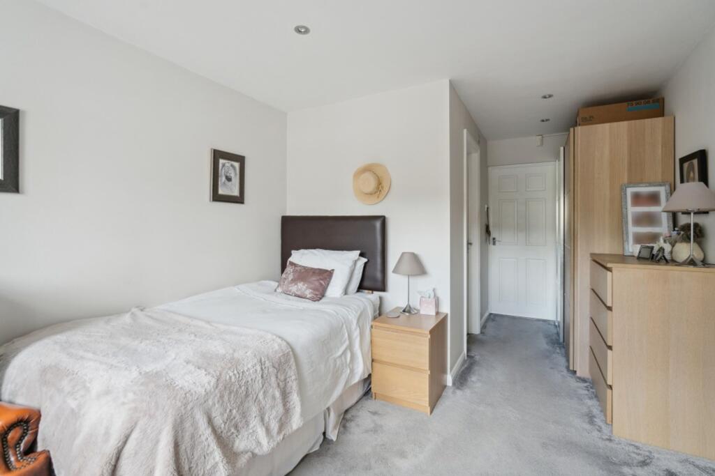 Bedroom/Office