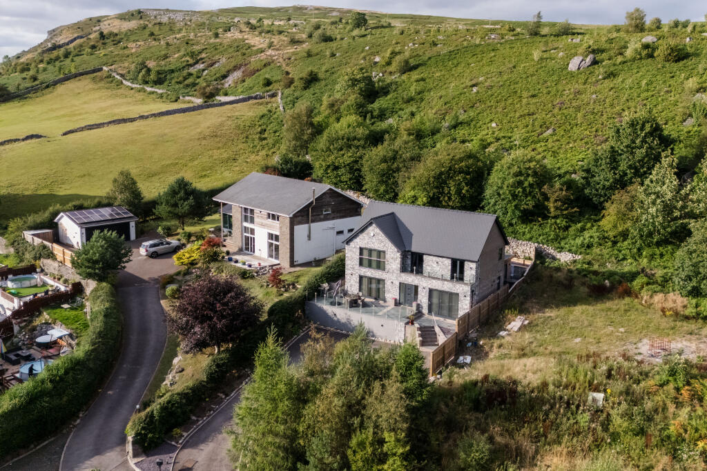 2025-08-07 WALKER &amp; LEWIS-CEFN-65