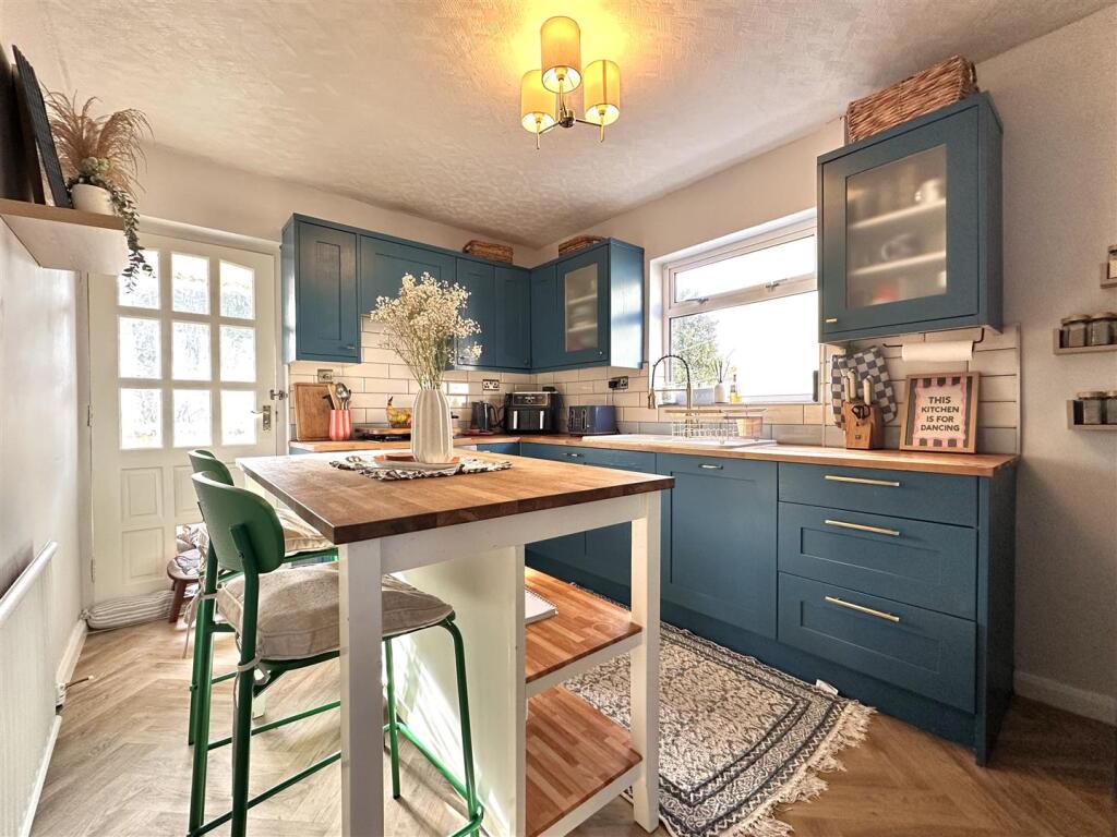 Modern Dining Kitchen 569