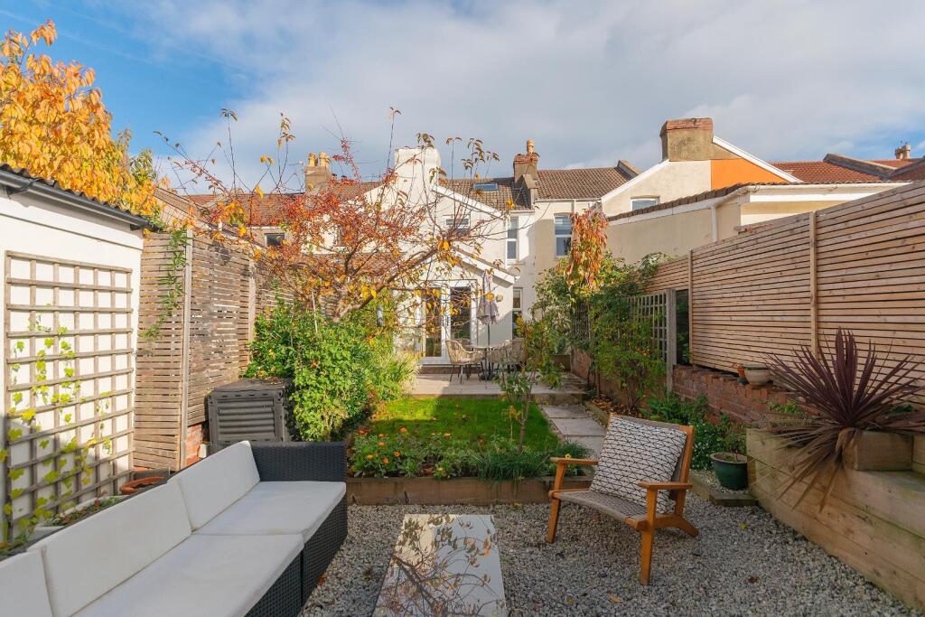 3C9RBN - External F.jpg