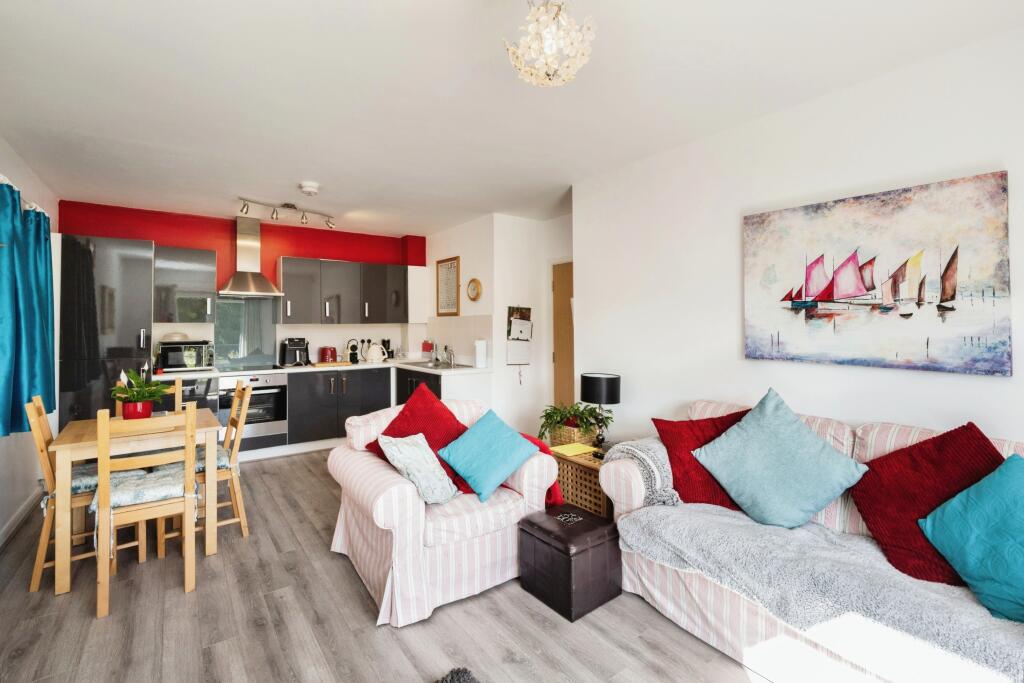Living/Kitchen Room