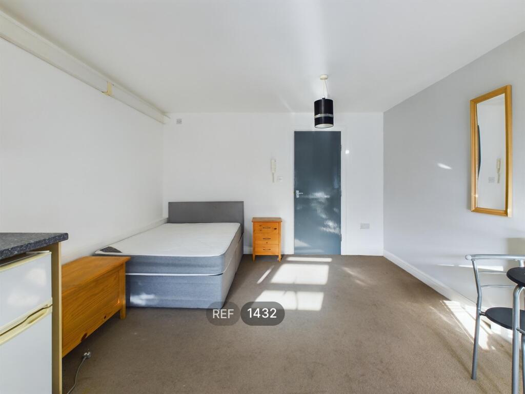 Kitchen, Living &amp; Bedroom area