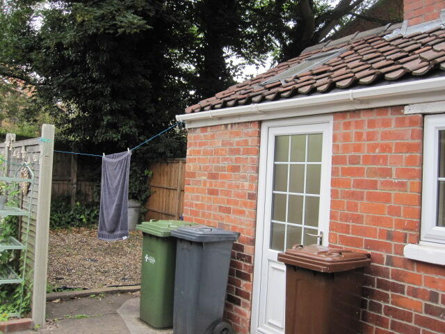 TO LET 2 Bed House uphill Lincoln