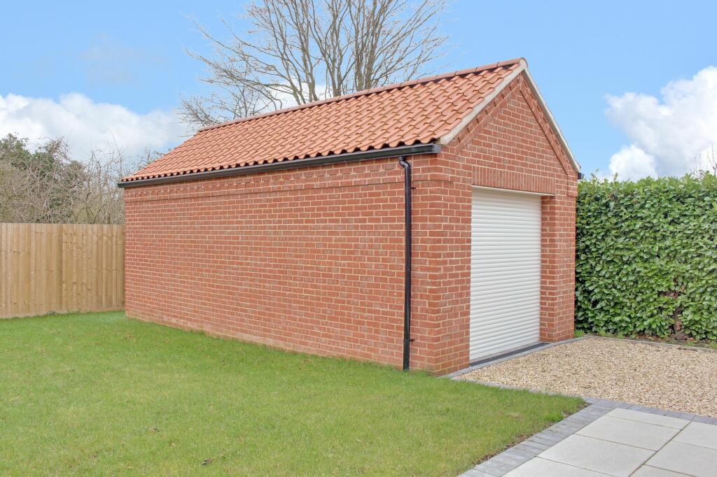 Detached Garage