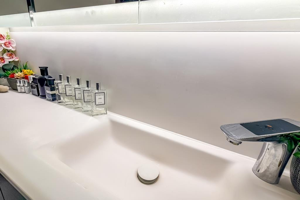 Ensuite One