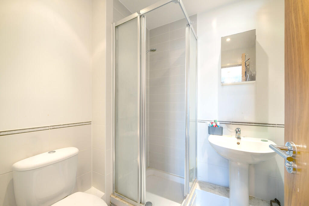 16 Greenbank Cour...