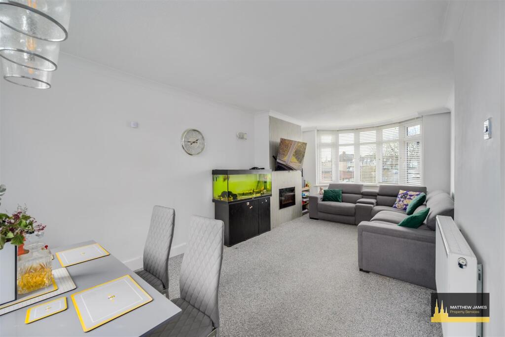 Lounge Dining Room