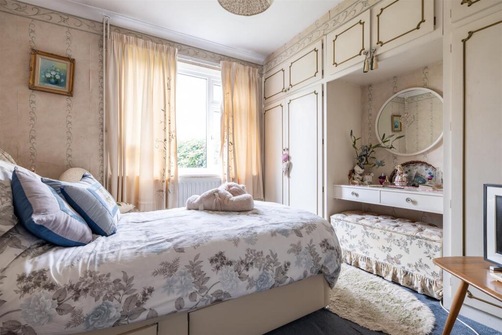 Bedroom 2 .jpg