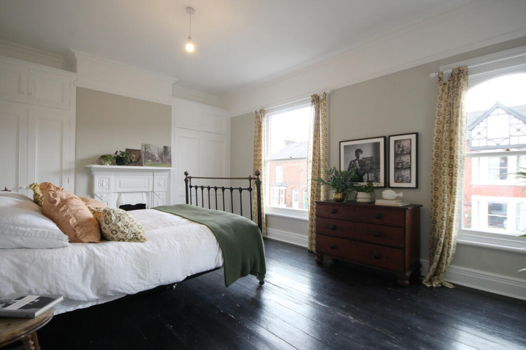 Main Bedroom 