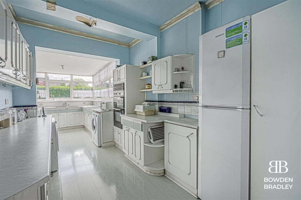 Kitchen/Dining Area