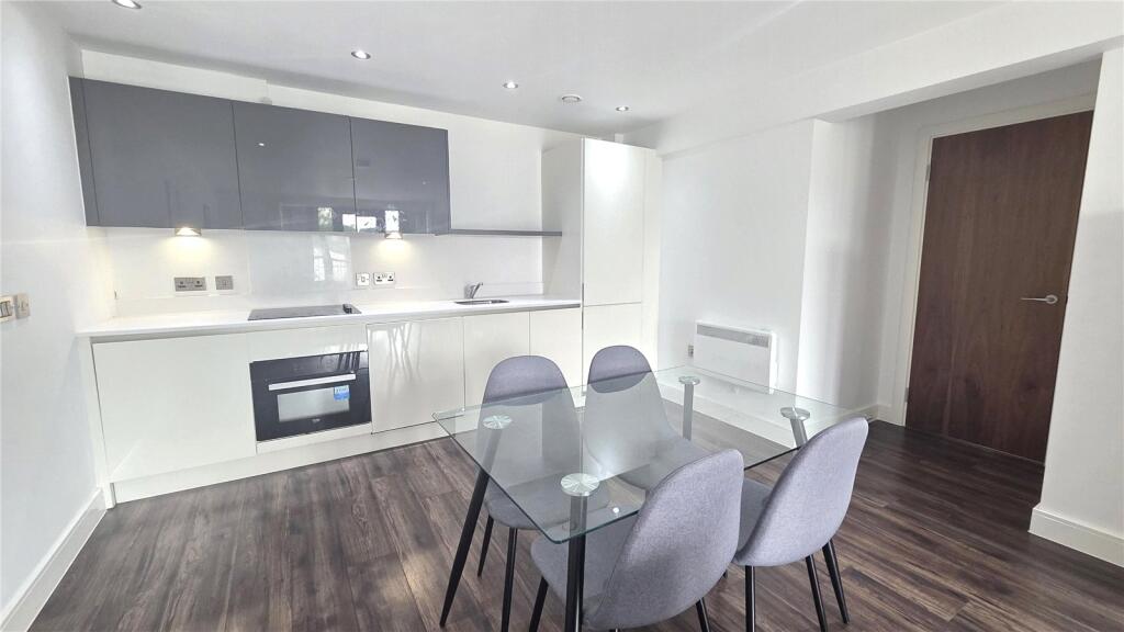 Kitchen / Dining