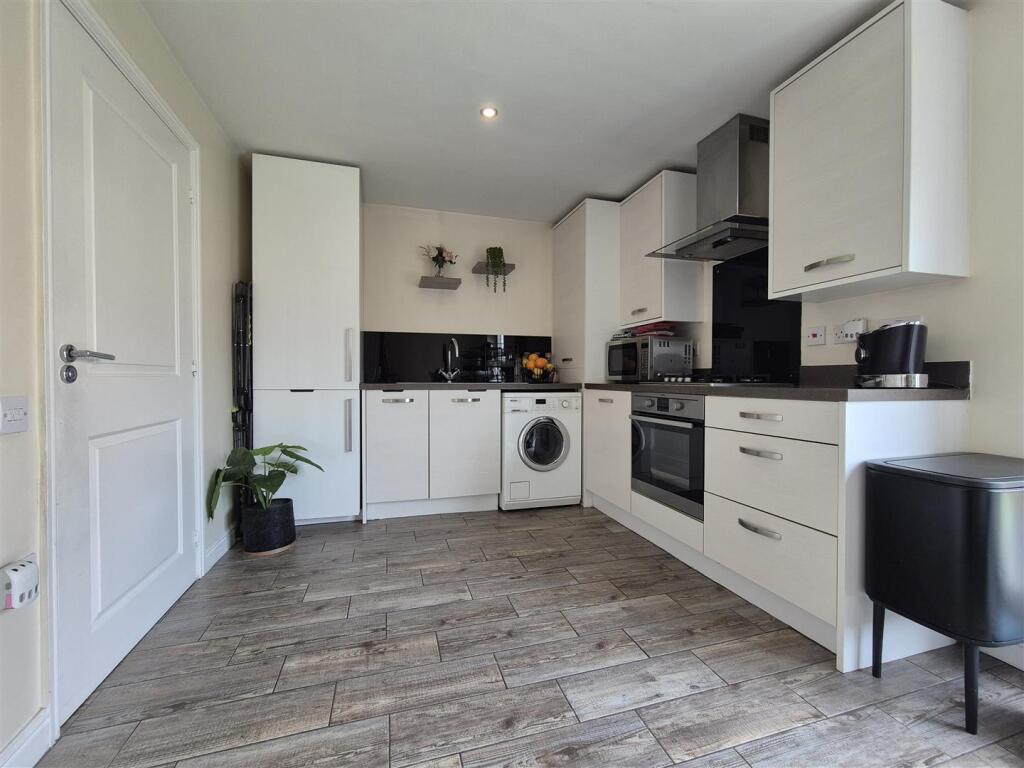 Winnie_23_kitchen.jpg