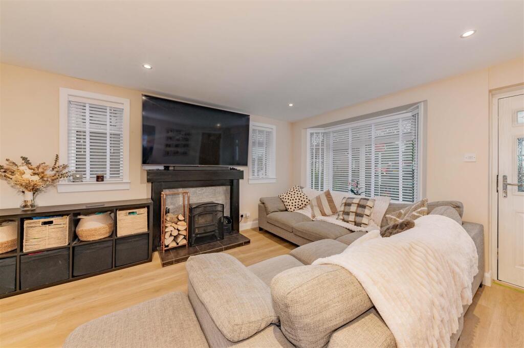 26 Loftus Road Dundee-3.JPG