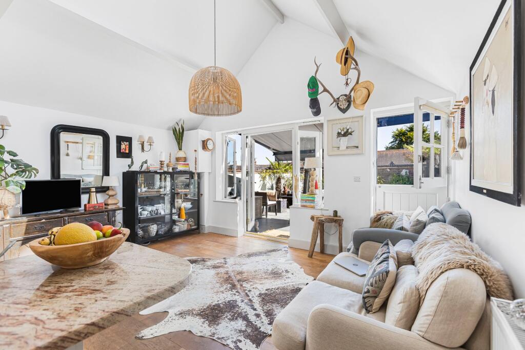 Kitchen/Living Area
