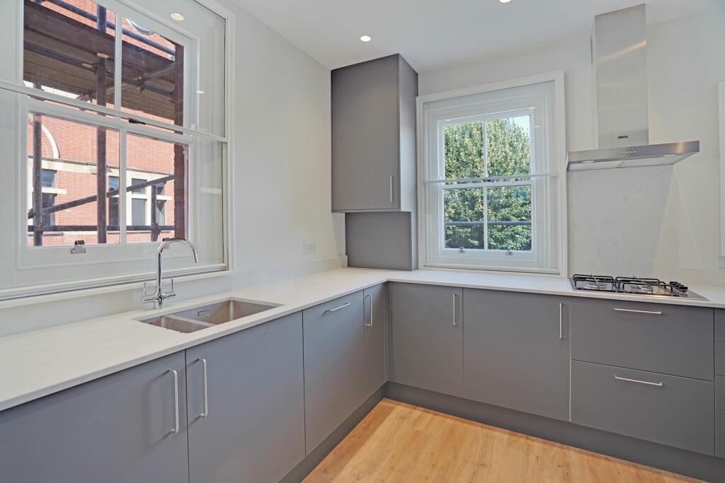 2. KITCHEN.jpg