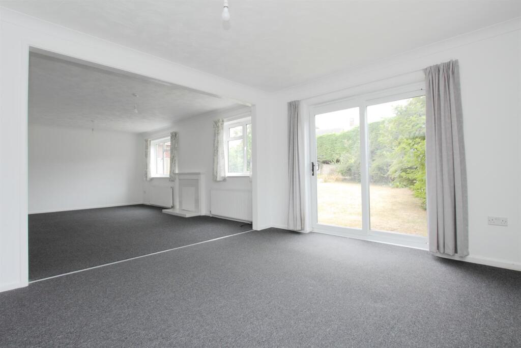 7 glebe close ph14.JPG