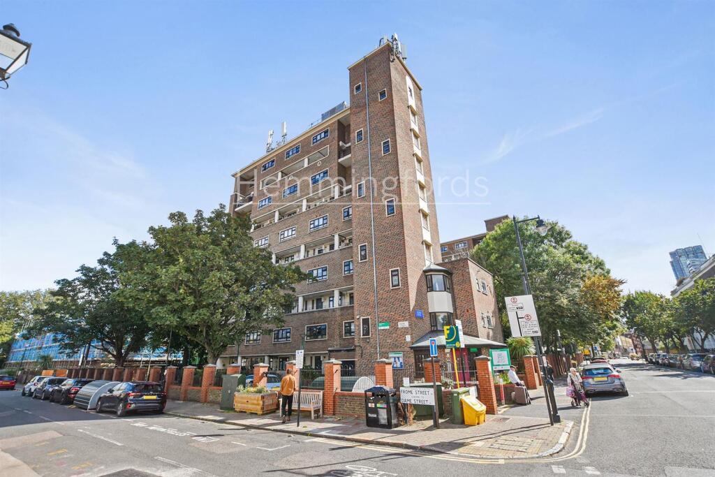 05-317bGCHMF - 34 Cluse Court - Exterior -Original