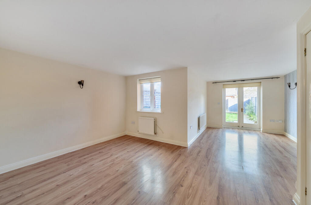 1373091-8-68ff4db...