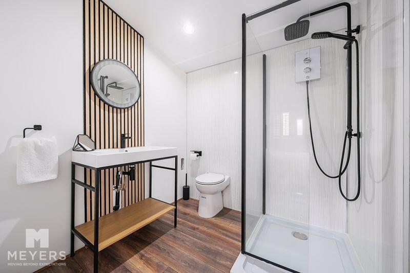 Annex Shower Room