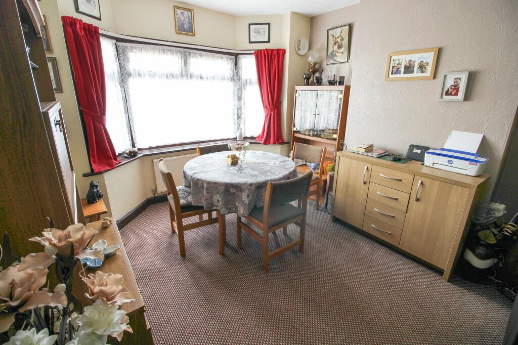 Lounge/Dining Room
