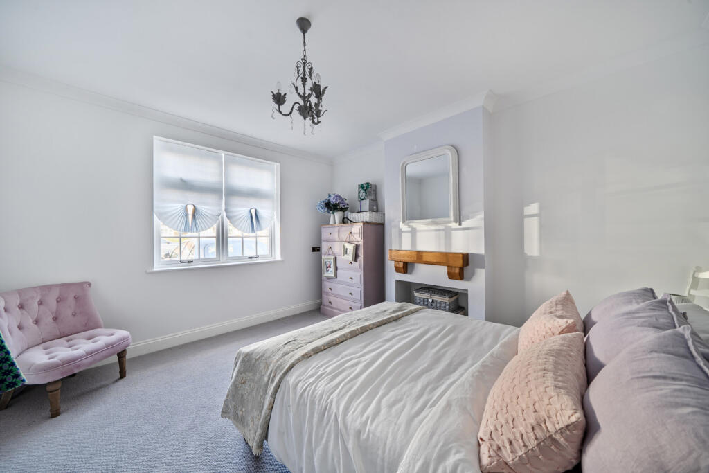 1360603-8-68dbe39...