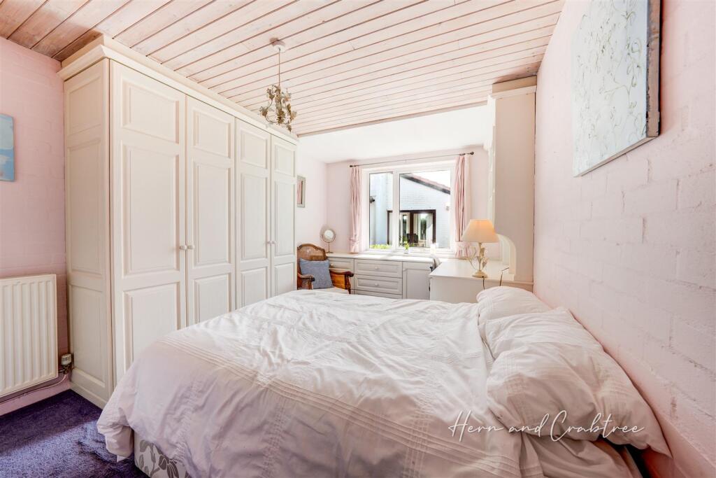 Wellfield Court, Marshfield, HernCrabtree (41).jpg