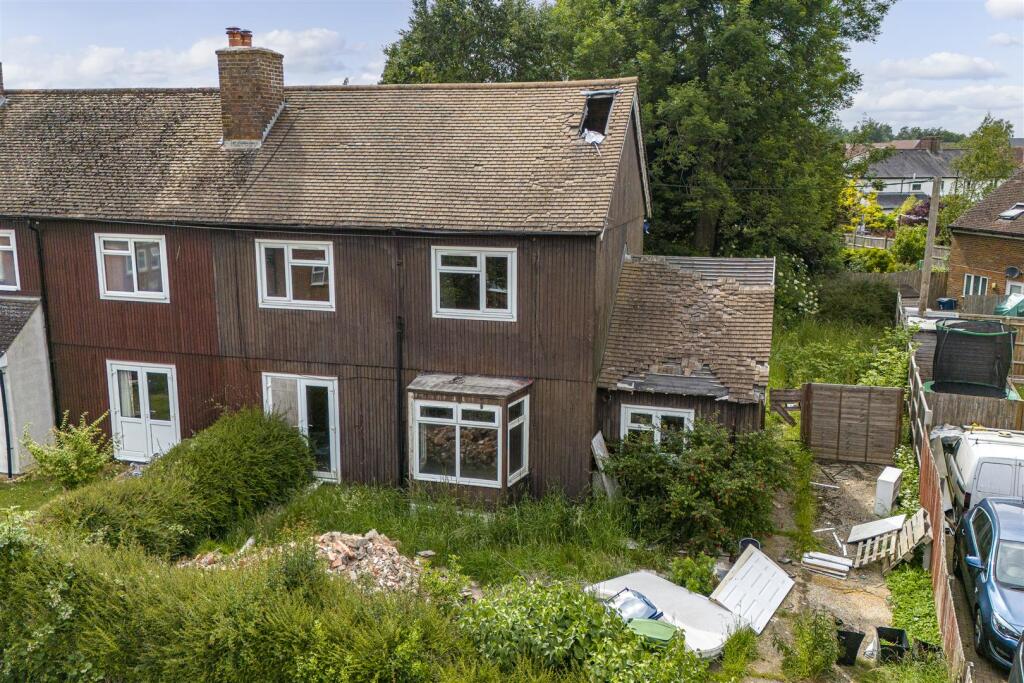 2 Elizabeth Road, HP14 3QT-1.jpg